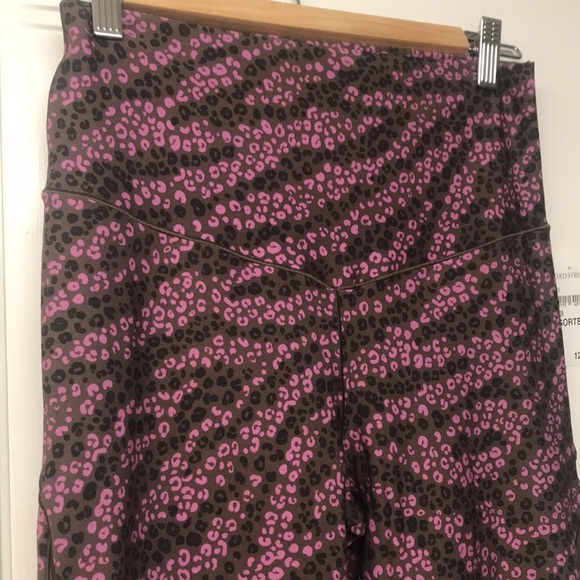 aerie Pants - New Aerie OFFLINE Real Me high waist 7/8 legging L